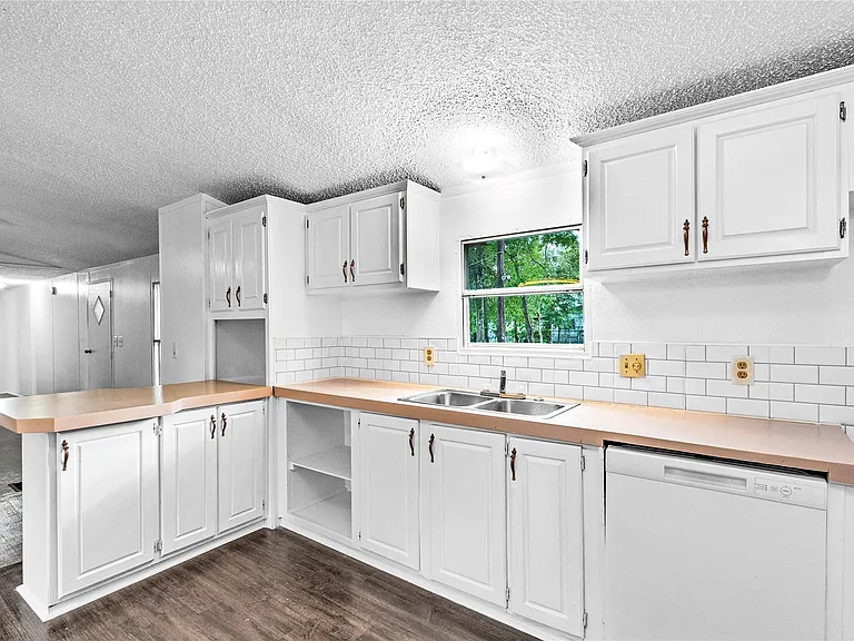 19339 Forest Lane Cir — Photo 18
