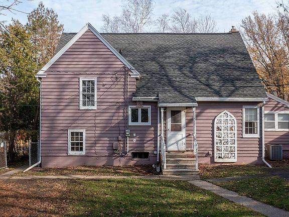 5th image of 526 Bostwick Ave