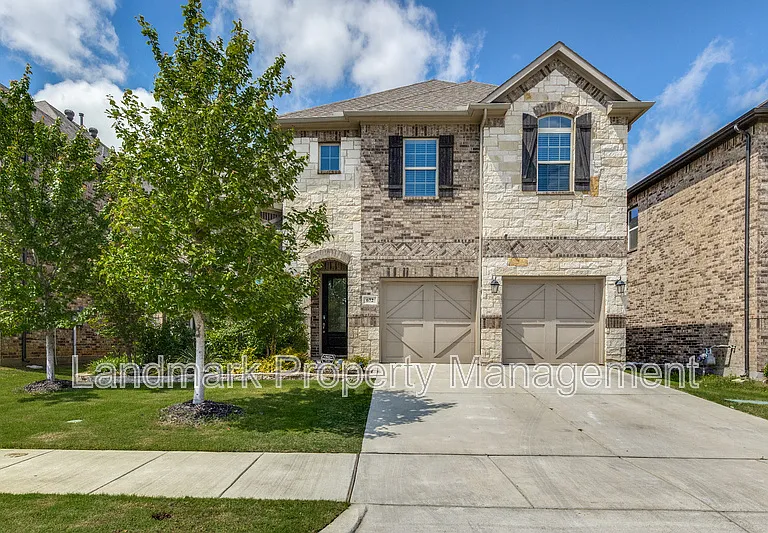 672 Harris Ridge Dr — Photo 1