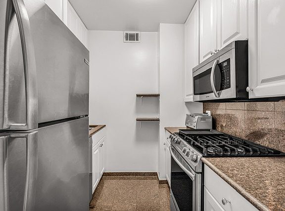 5th image of 60 E 8th St APT 26M