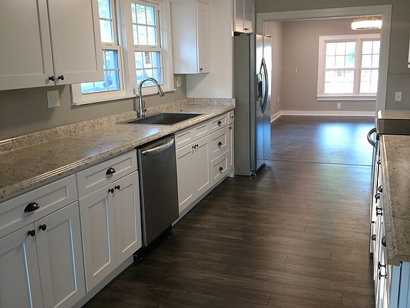 5th image of 410 N Olive St
