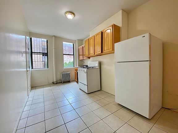 2nd image of 222 Bushwick Ave APT 3R