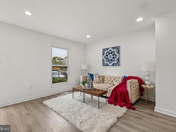 5th image of 3476 Caledonia Cir