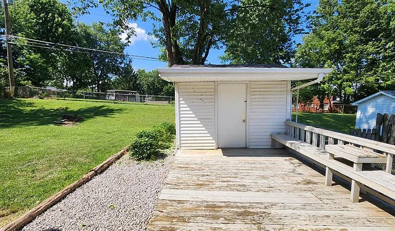505 Kent Dr — Photo 6