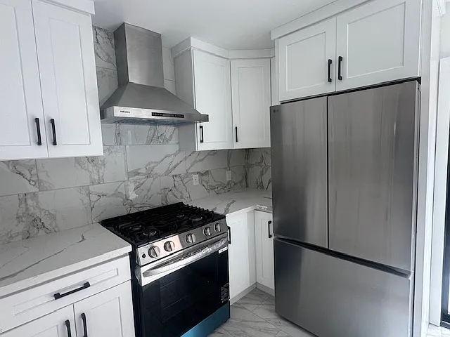 2668 Randolph St — Photo 14
