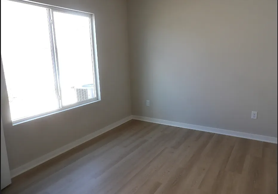 3 bed, 1150 sqft, $1,575 — Photo 3
