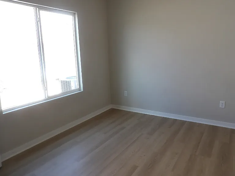 903 Fox Ridge St — Photo 3