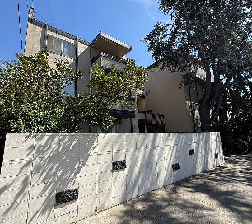 1st image of 1530-36 6th Ave #11