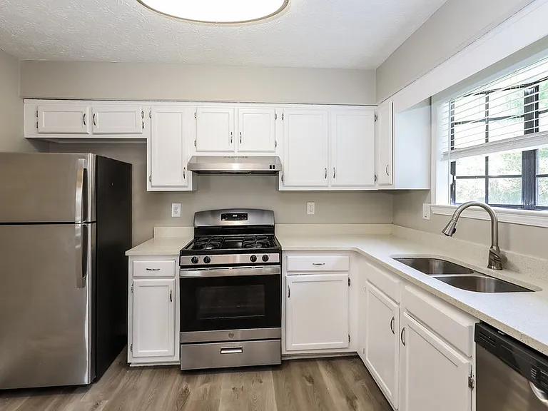 527 Brookfield Way — Photo 7