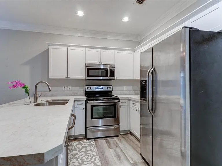 16305 Fairford Palms Ct — Photo 8