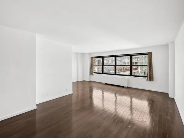 180 West End Avenue image 1 of 10