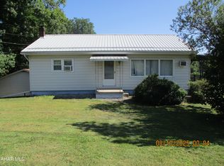 452 Shawnee Dr, Roaring Spring, PA 16673