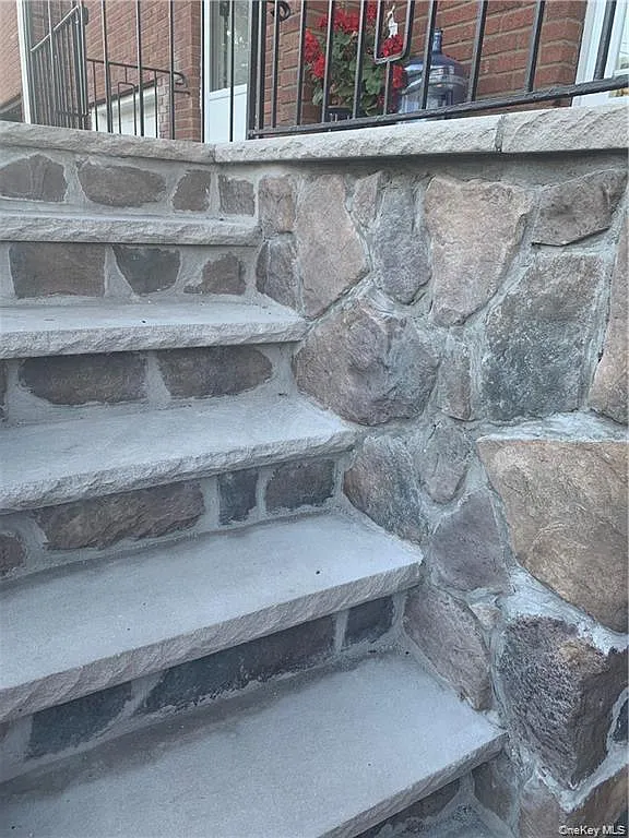 3 bed, 1.5 bath, 1380 sqft, $3,600 — Photo 2