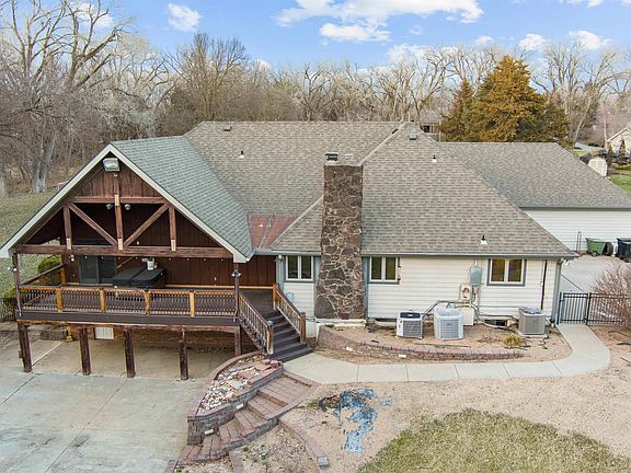 2nd image of 2000 Ridgeview Rd