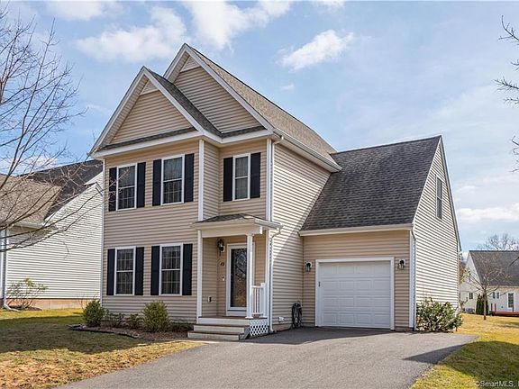 2nd image of 49 Elizabeth Ln #49