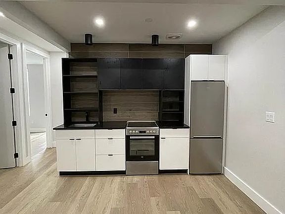 4th image of 727 Dekalb Ave APT 3A
