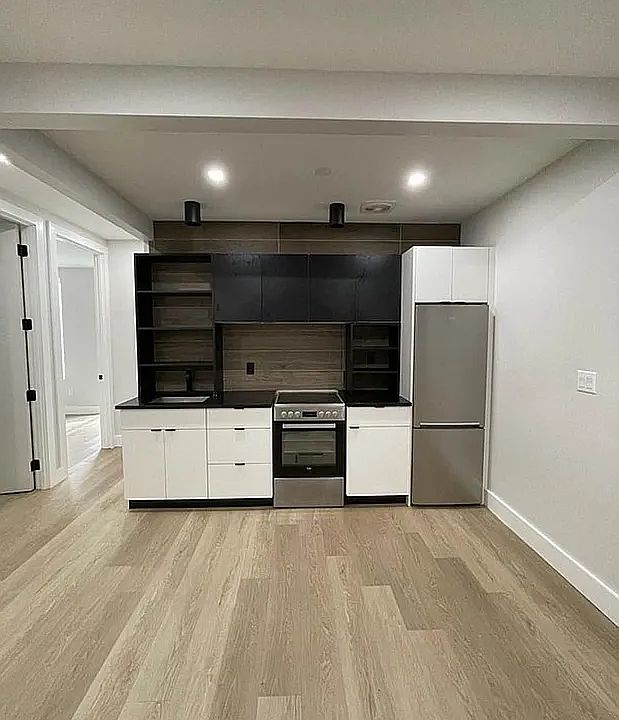1st image of 727 Dekalb Ave APT 3
