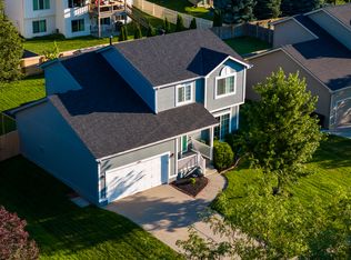 1009 Fenwick St, Papillion, NE 68046