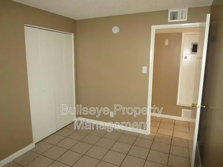 1901 S Farmer Ave #1901 — Photo 20