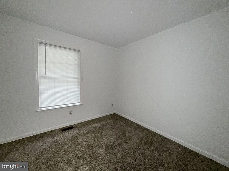 17 Tall Oaks Ct — Photo 32