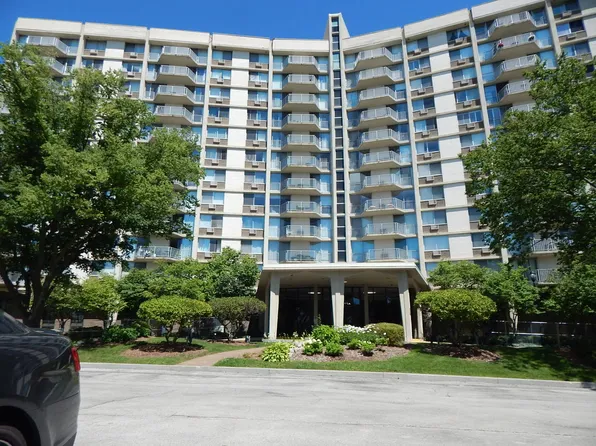20 N Tower Rd APT 9L, Oak Brook, IL 60523