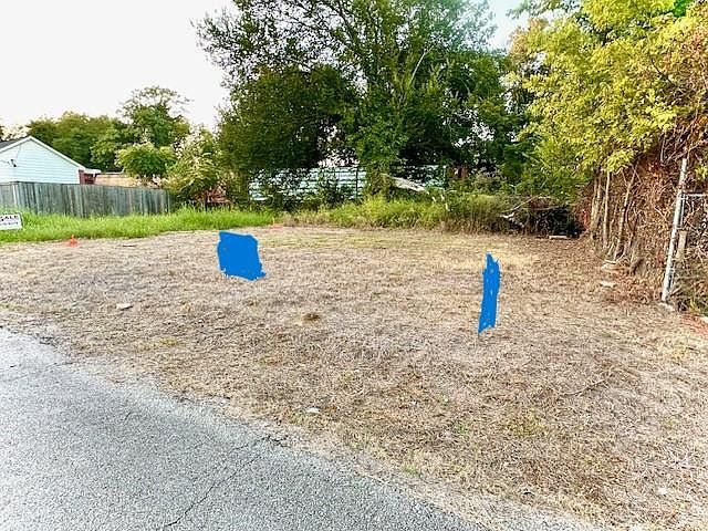 1st image of 0 E York Ave #12