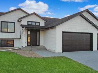 227 Stonelake Dr SE, Rochester, MN 55904