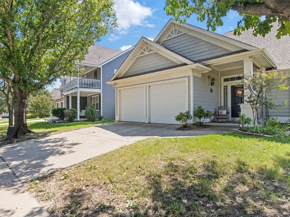 10012 Maple Dr, Aubrey, TX 76227