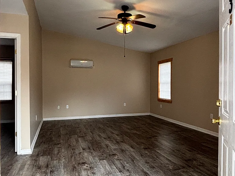 145 S Jackson St #3 — Photo 4