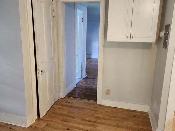 3rd image of 801 W Ferry St #D