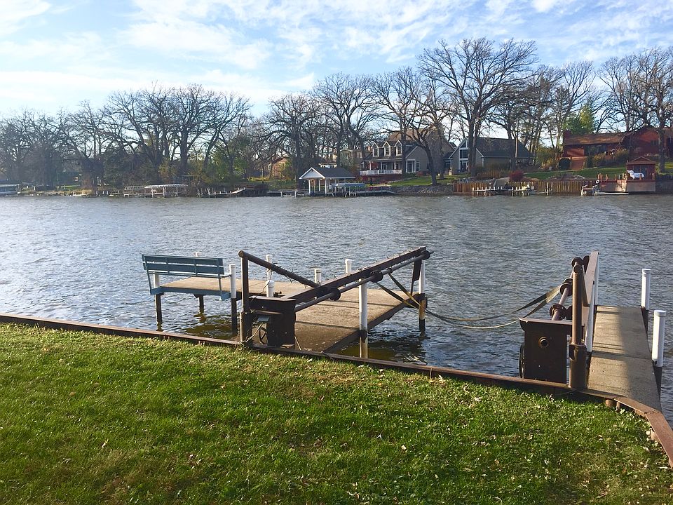 Private dock with boat lift