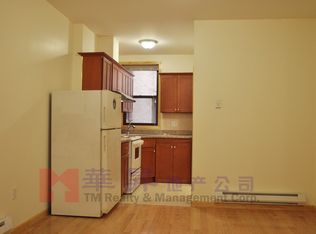 126 E Broadway APT 4, New York, NY 10002