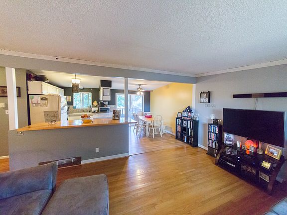 4th image of 4880 W Valley View Dr