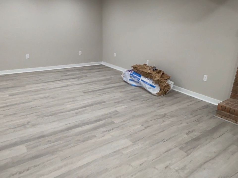 1st image of 1040 Moseley Dr