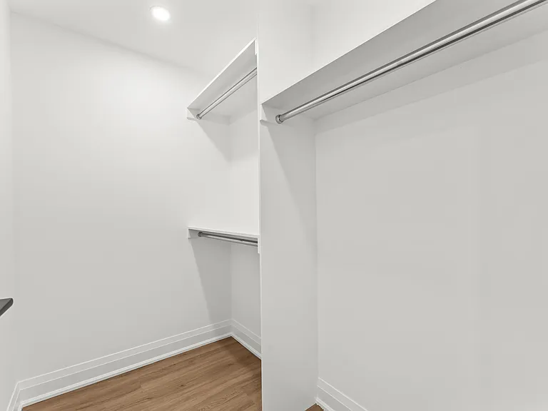 44 Charles St W — Photo 103