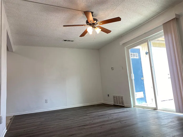5002 Blue Spruce Cir #A — Photo 27