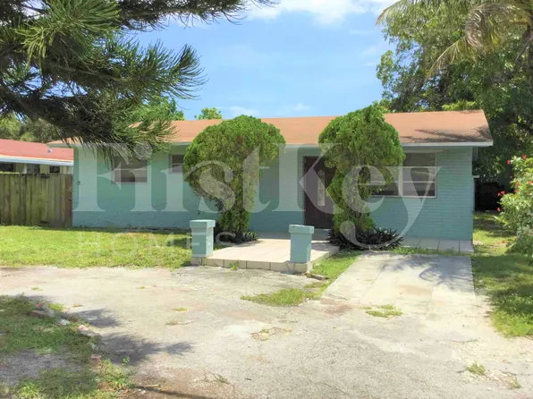 280 NE 164th Ter, Miami, FL 33162