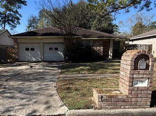 229 Oxford Dr, Conroe, TX 77303