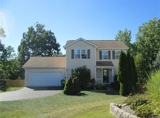 11 Rockcrest Pl, Poughkeepsie, NY 12603