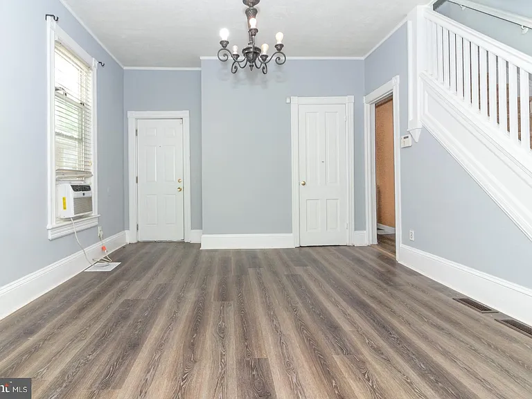 635 Chambers St — Photo 7