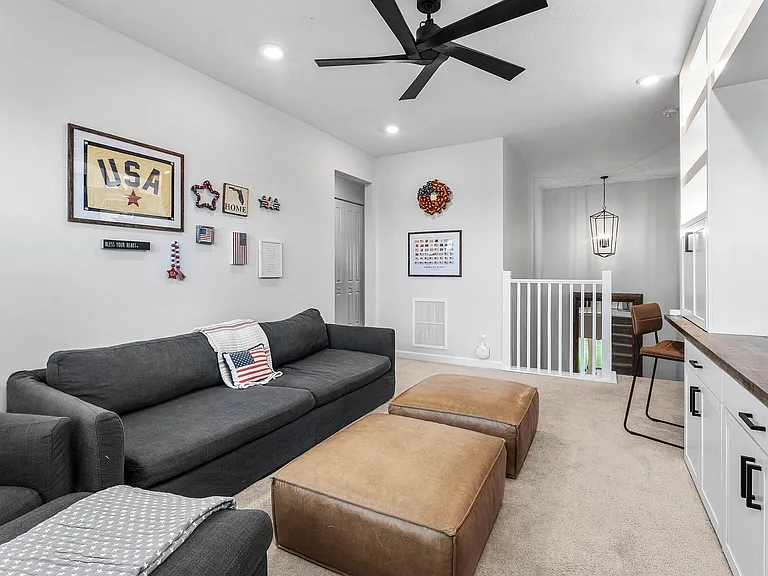 981 Castaway Ct — Photo 33