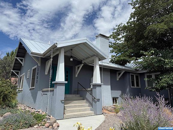 2nd image of 1002 Santa Rita St