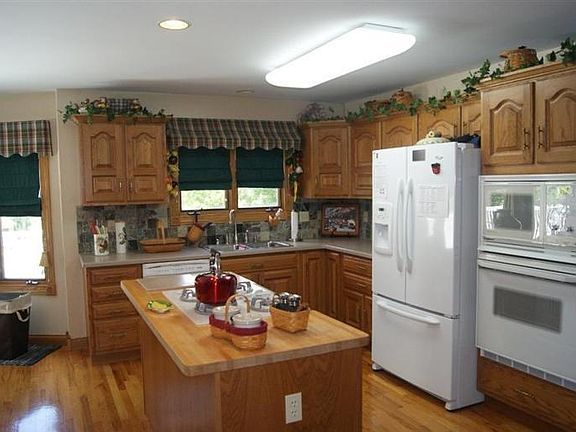 5th image of 8753 Rosebrook Ct