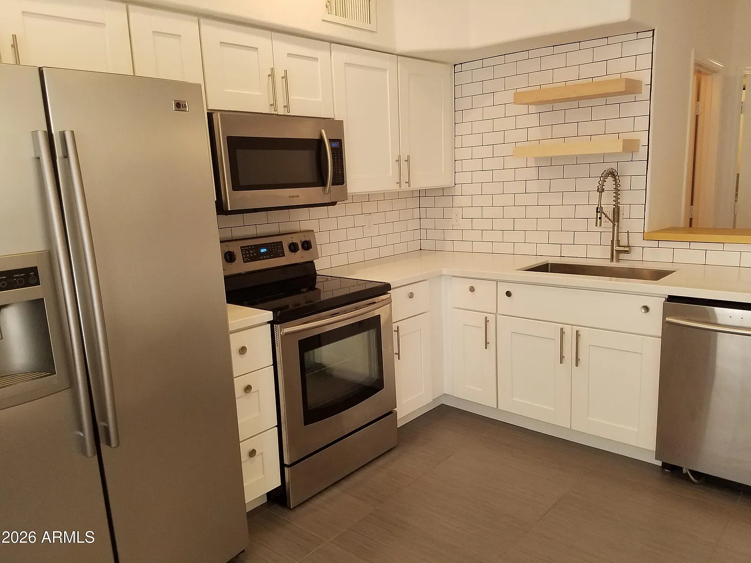 2 bed, 2.5 bath, 1293 sqft, $1,800 — Photo 1