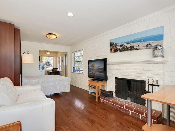 2nd image of 908 8th St Unit B