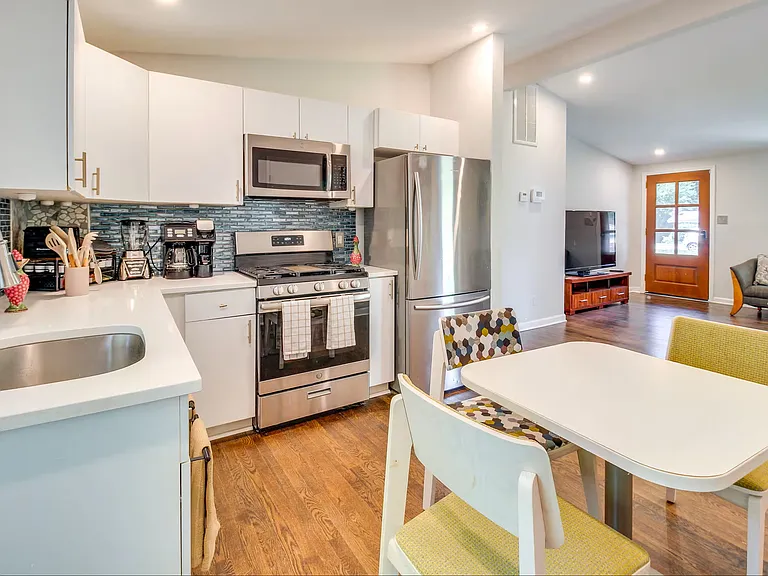 3218 Highland Dr SE — Photo 6