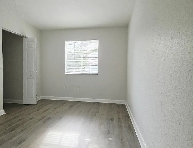 4154 Napoli Lake Dr — Photo 11