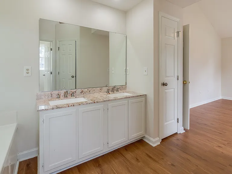 805 Penncross Dr — Photo 22