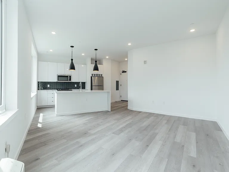 130 Monitor Street — Photo 18