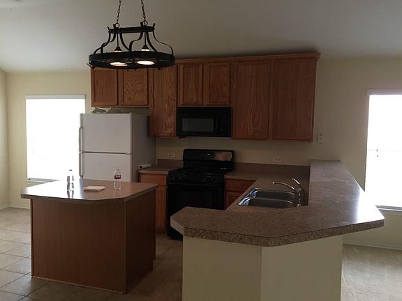 4th image of 6909 Red Bluff Dr